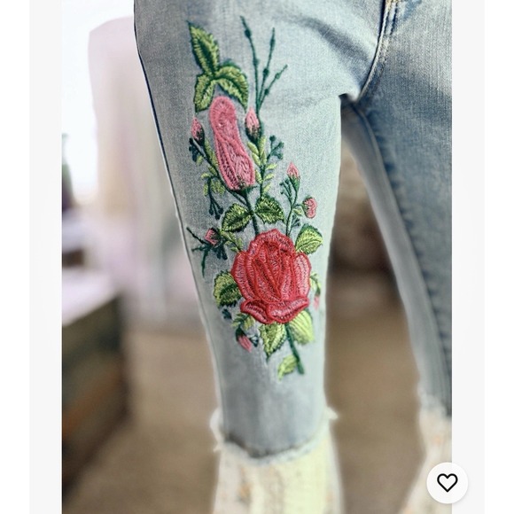 POL Clothing Floral Lace Rose Embroidered Flared Jeans Cottagecore Flowercore - Picture 5 of 5